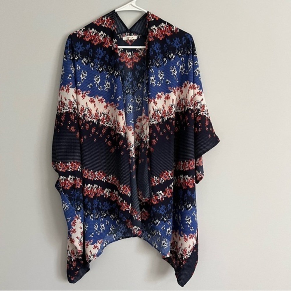 Maurices Red, White, Blue Floral Kimono